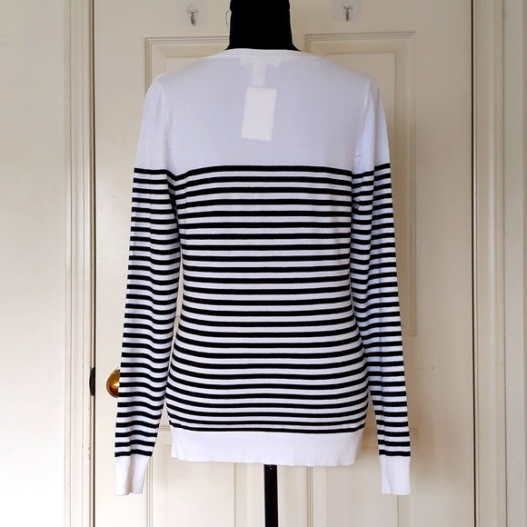 NWT. H&M Rayon Nylon Spandex Black and White Stripes Knit Cardigan V-Neck Top. - Picture 2 of 4